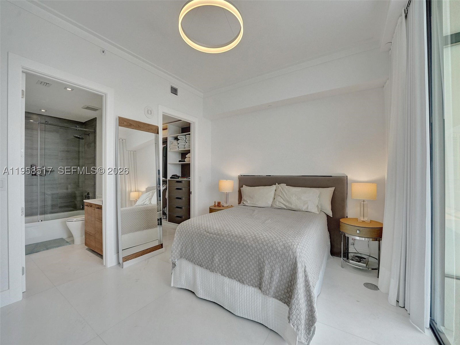 PRIVE CONDO - Residential