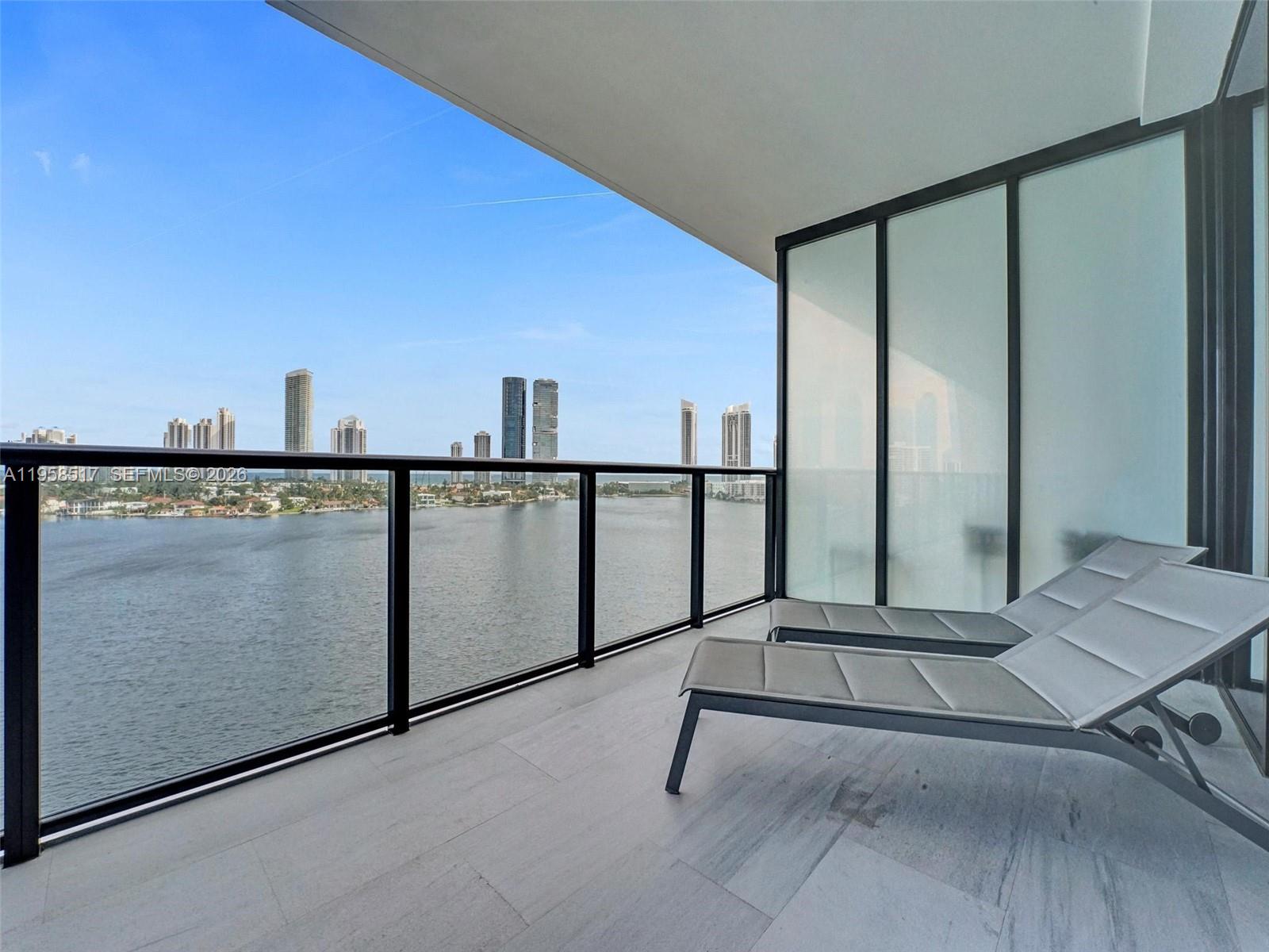 PRIVE CONDO - Residential