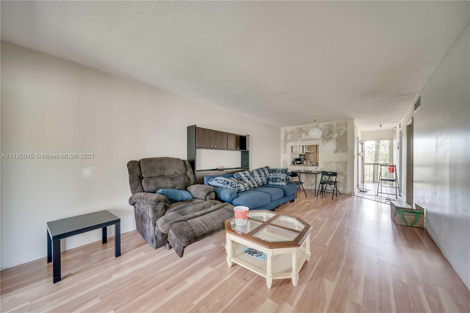 OMEGA 10 CONDO - Residential