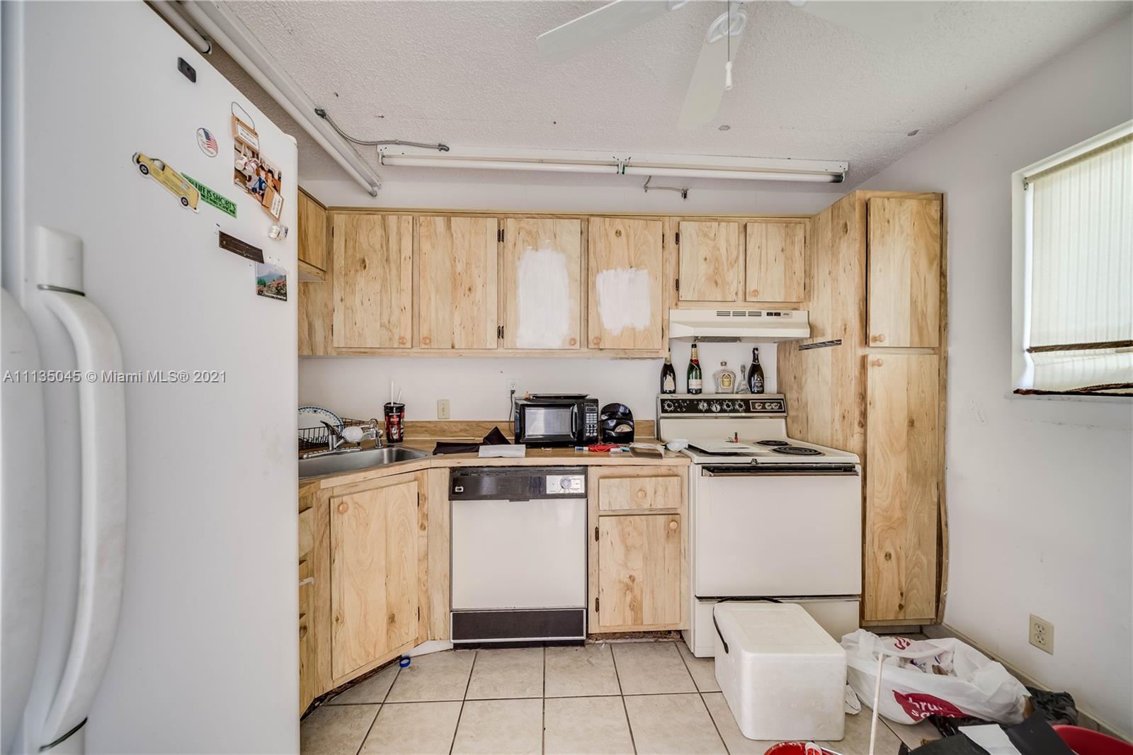 OMEGA 10 CONDO - Residential