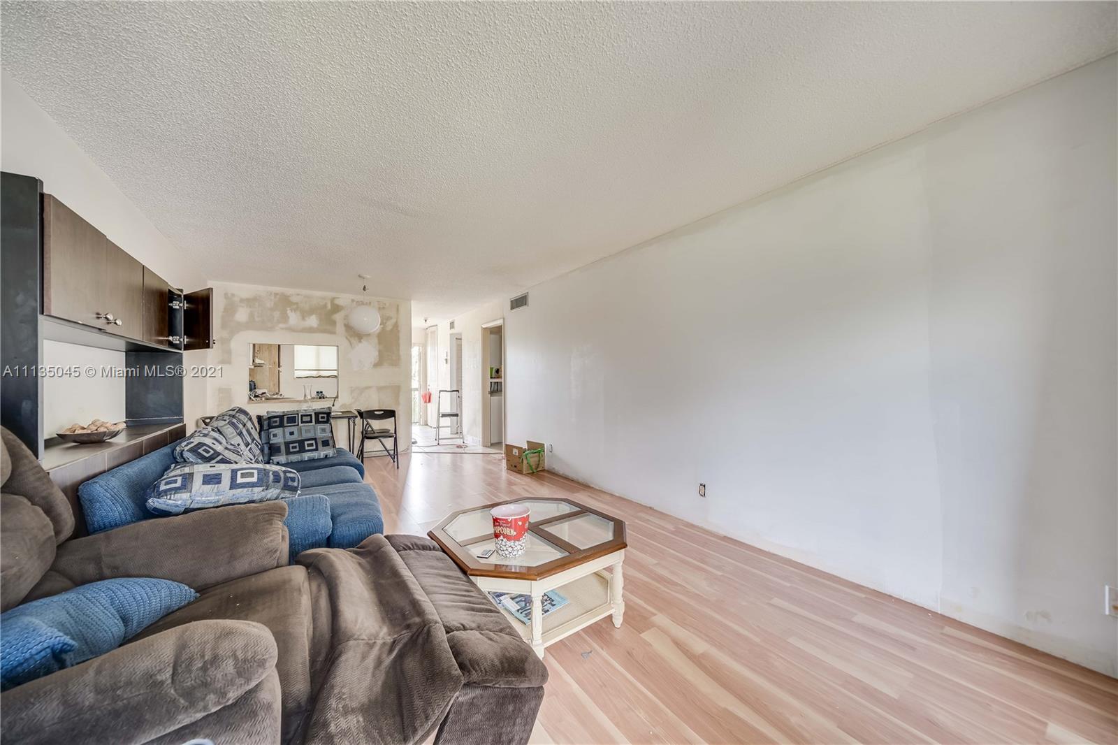 OMEGA 10 CONDO - Residential