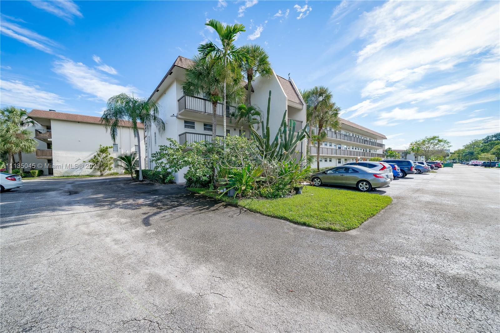 OMEGA 10 CONDO - Residential