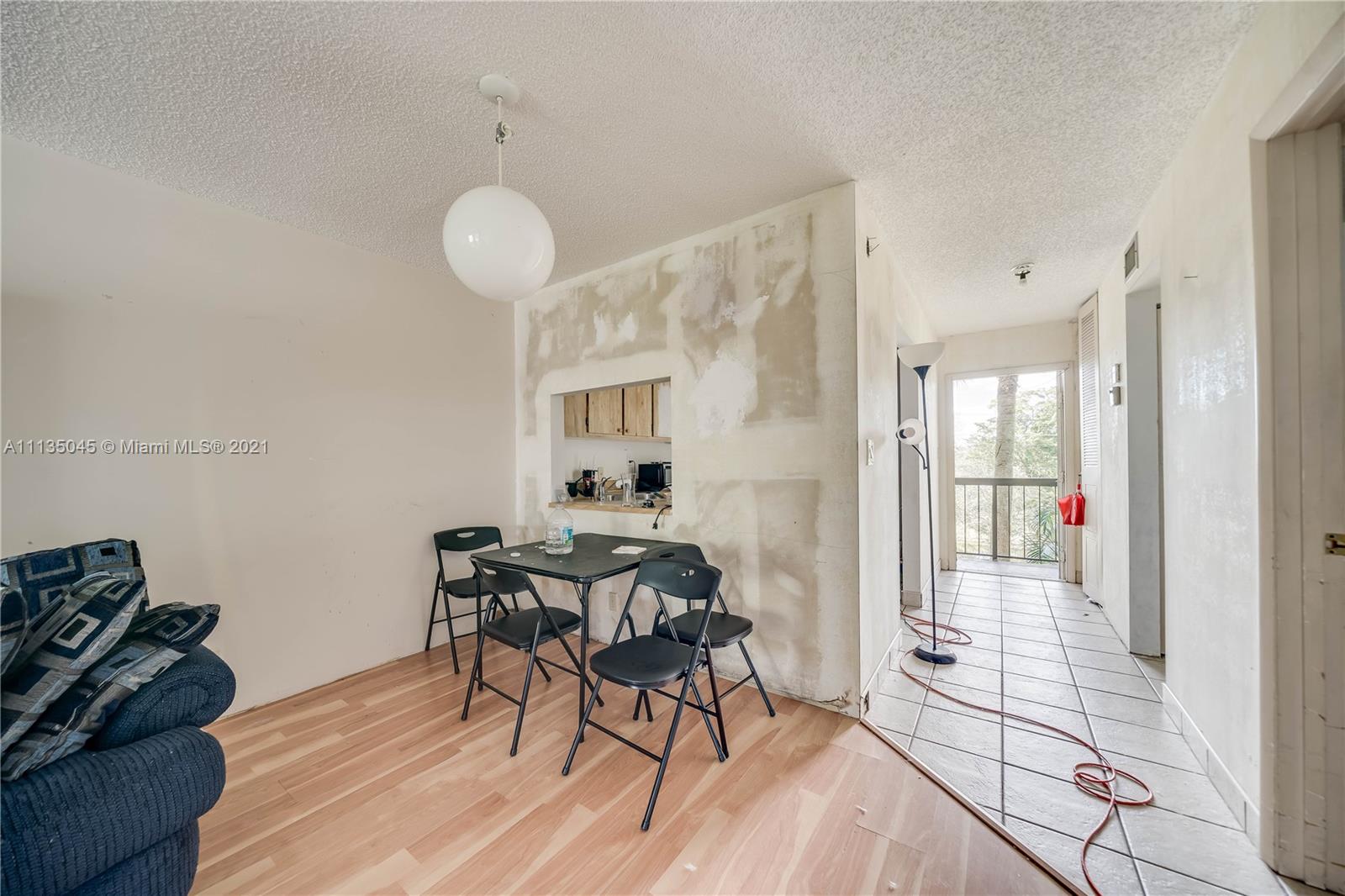 OMEGA 10 CONDO - Residential