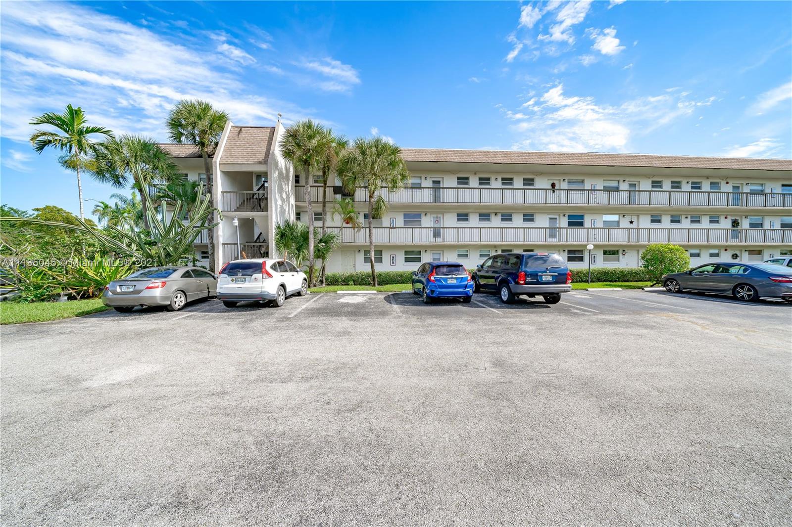 OMEGA 10 CONDO - Residential