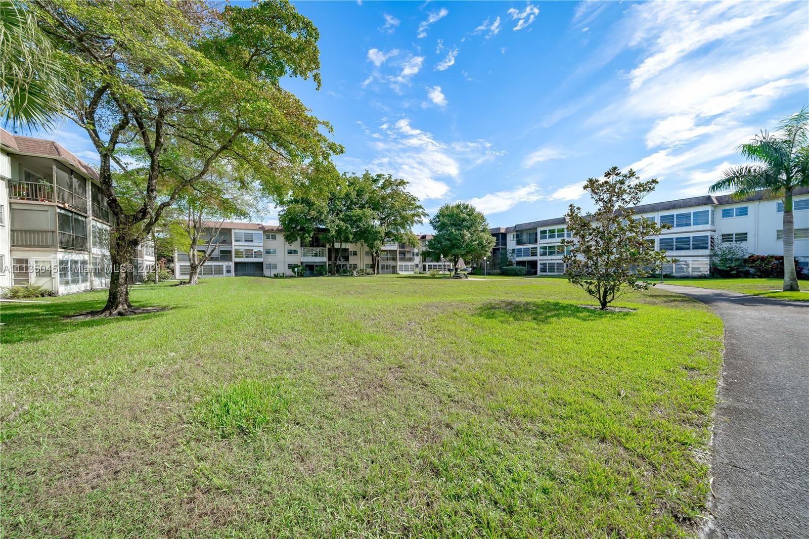 OMEGA 10 CONDO - Residential