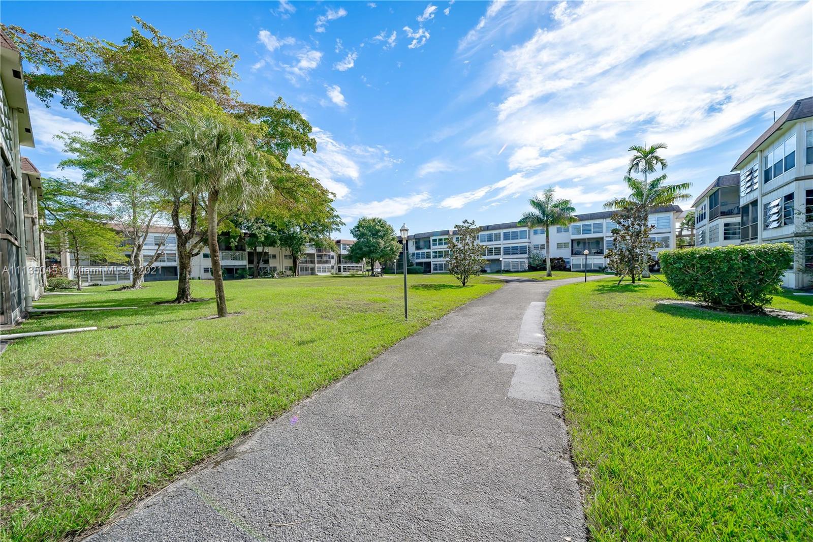 OMEGA 10 CONDO - Residential