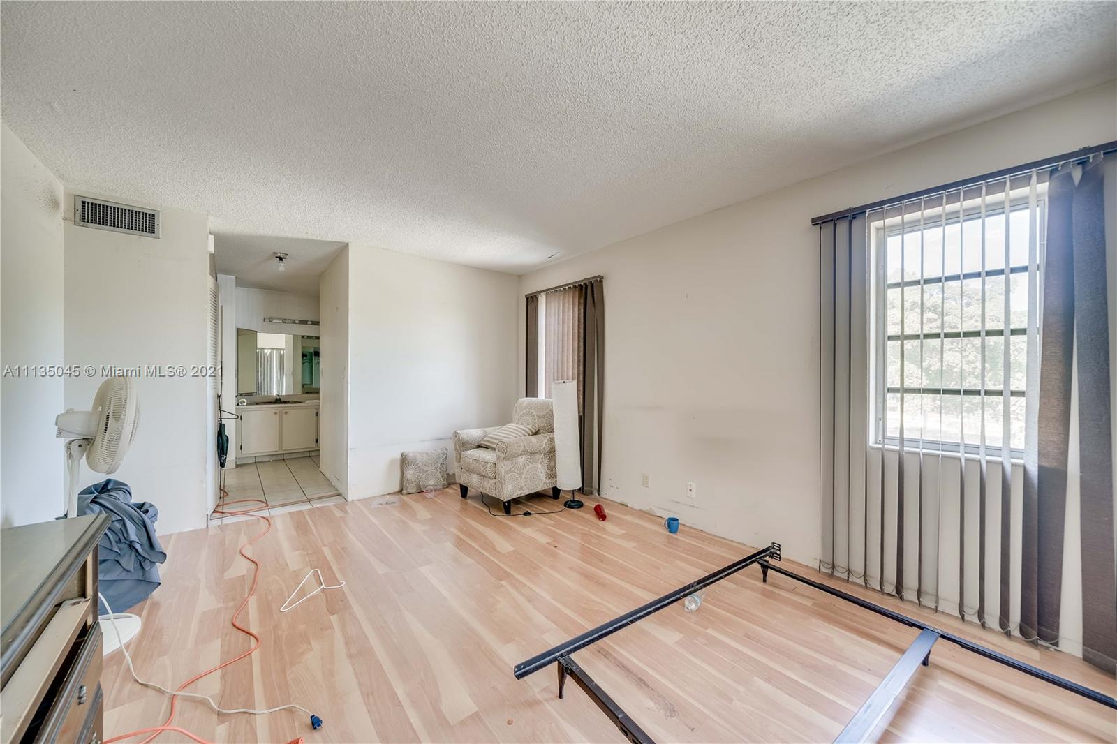 OMEGA 10 CONDO - Residential