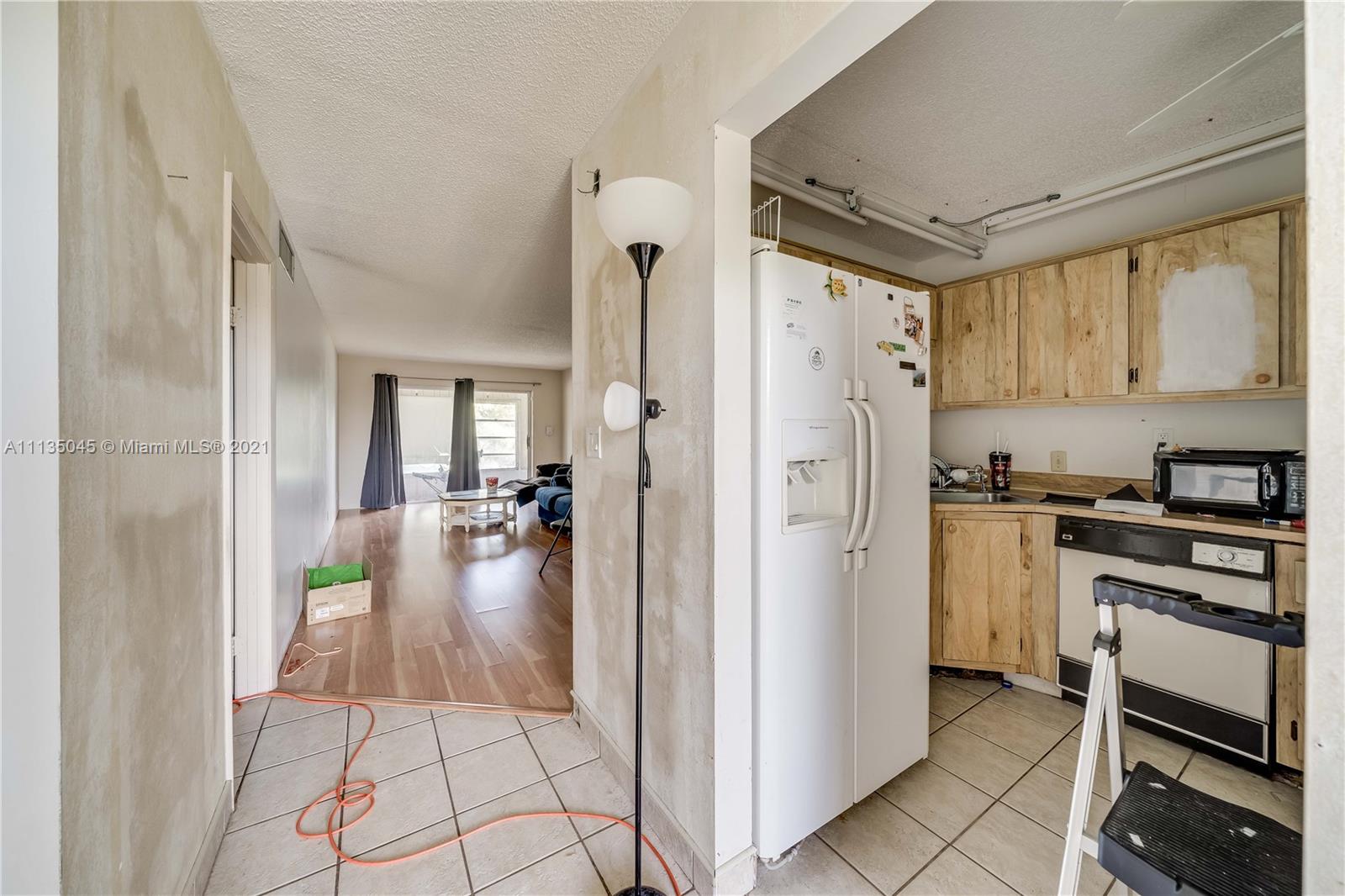 OMEGA 10 CONDO - Residential