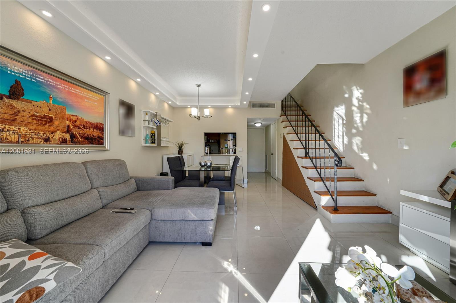 VILLA CATALINA CONDO - Residential