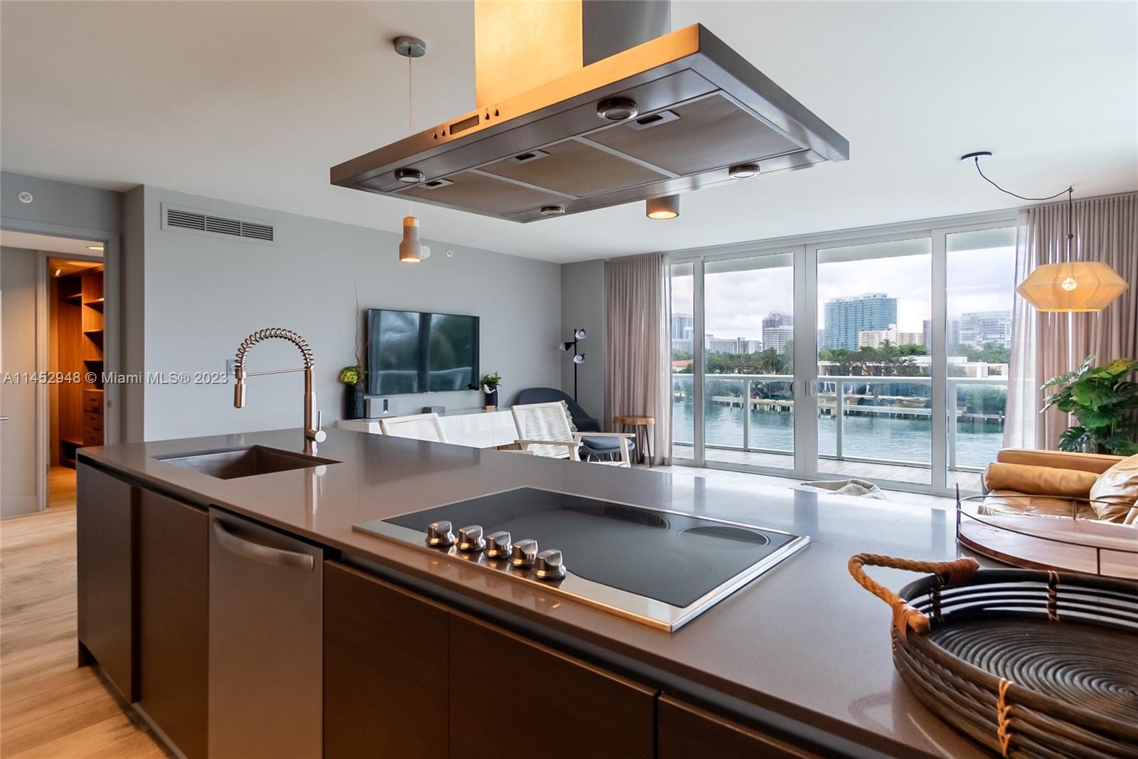 BAY HARBOUR ISLAND - Residential Lease