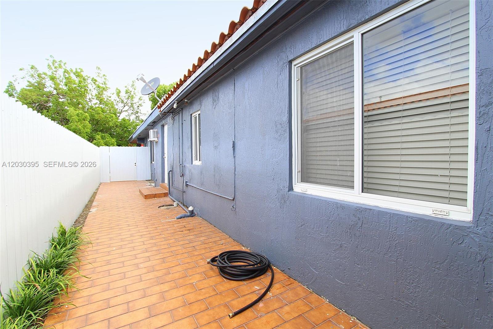 SUNSET HEIGHTS - Residential Lease