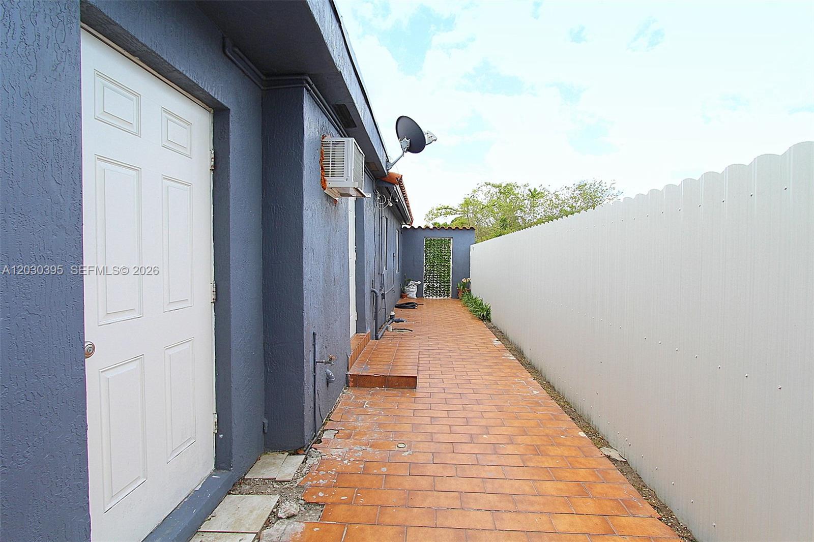SUNSET HEIGHTS - Residential Lease