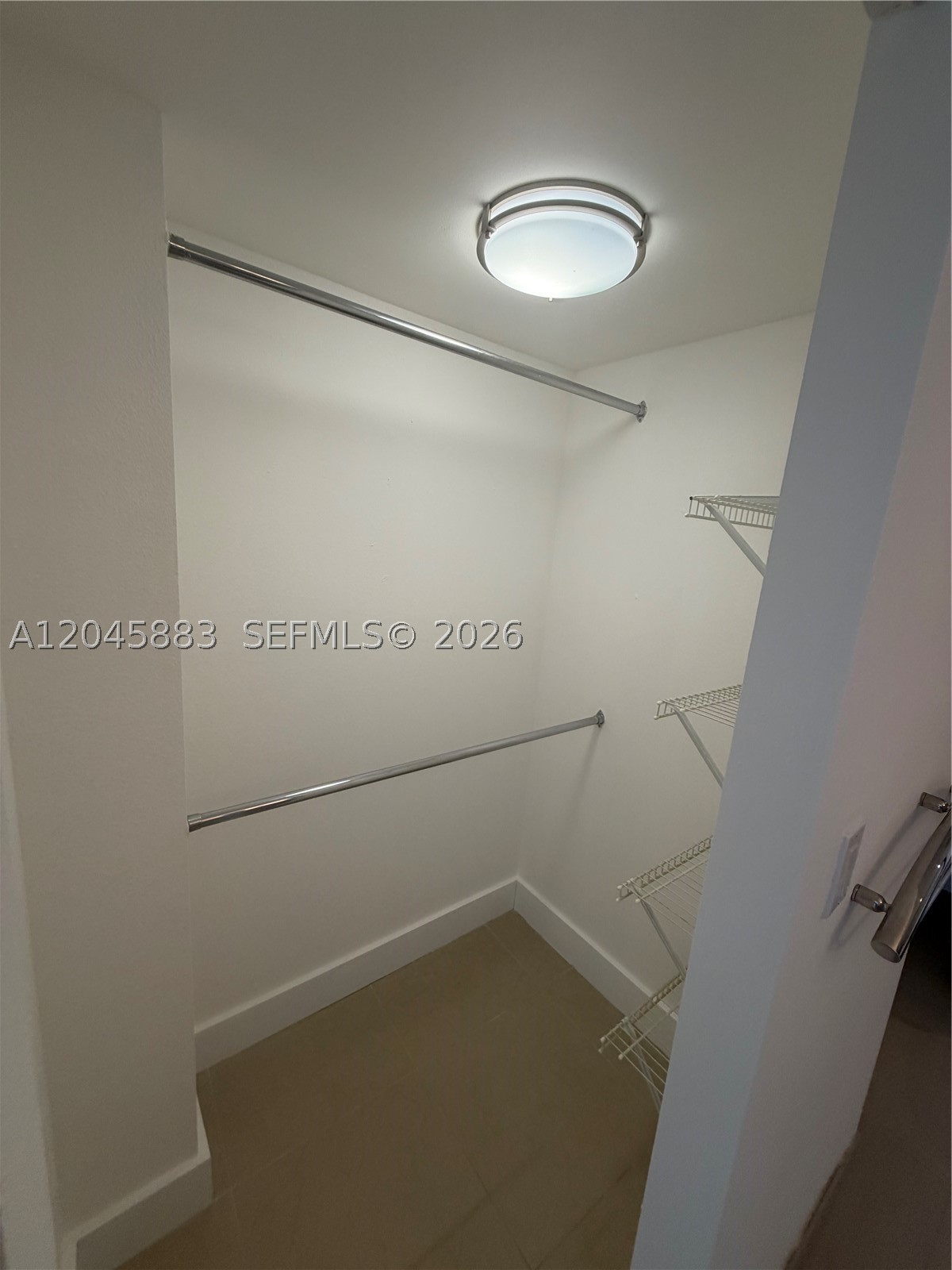 QUADOMAIN TOWER I AND IV - Residential