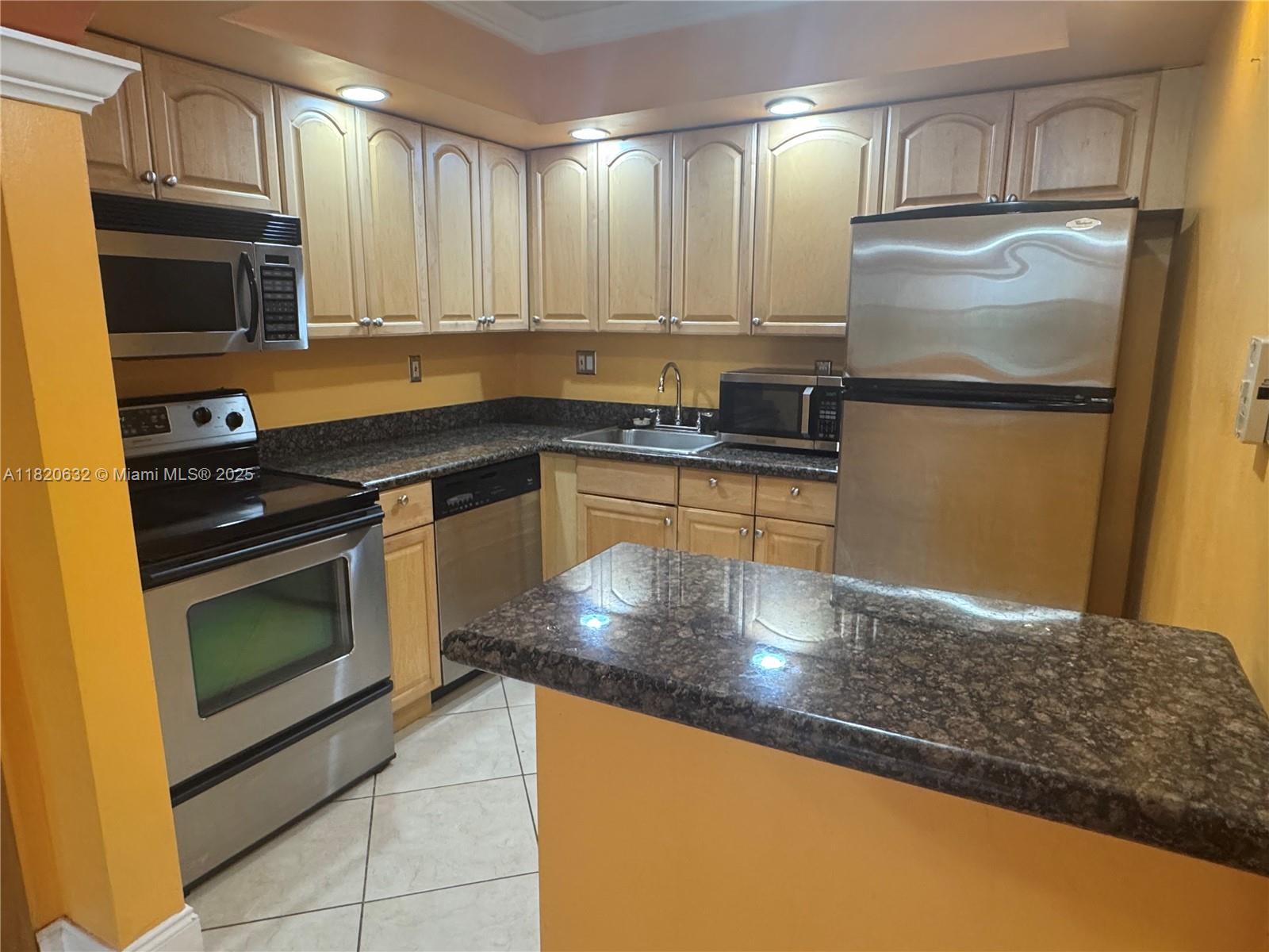 VICTORIA COURTS CONDO - Residential