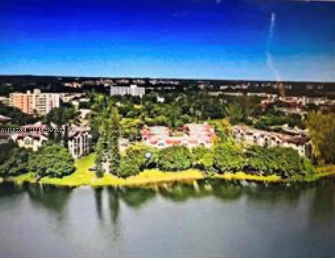 LAKES OF INVERRARY CONDO - Residential