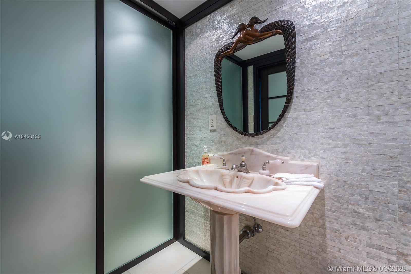 GOLDEN BEACH SEC C - Residential