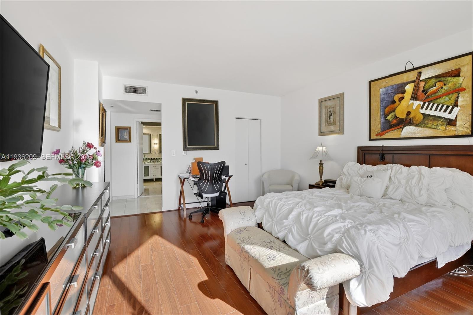 HAMPTONS WEST CONDO - Residential