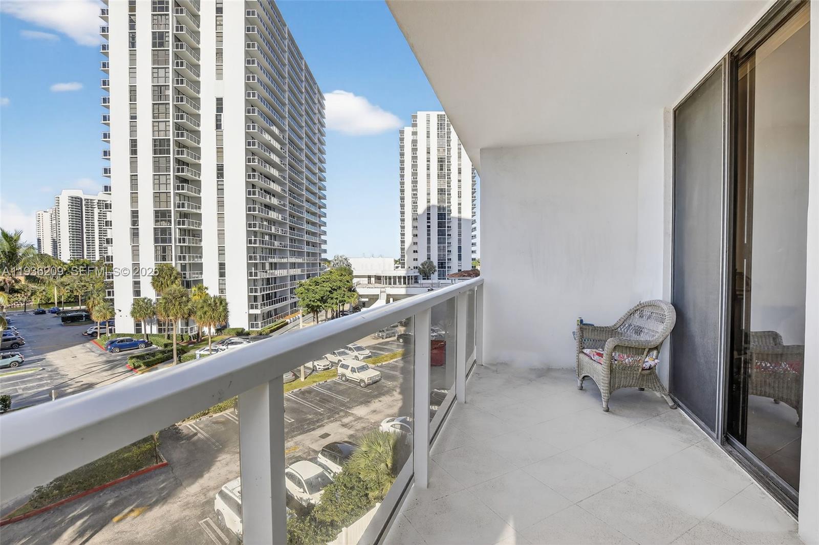 HAMPTONS WEST CONDO - Residential