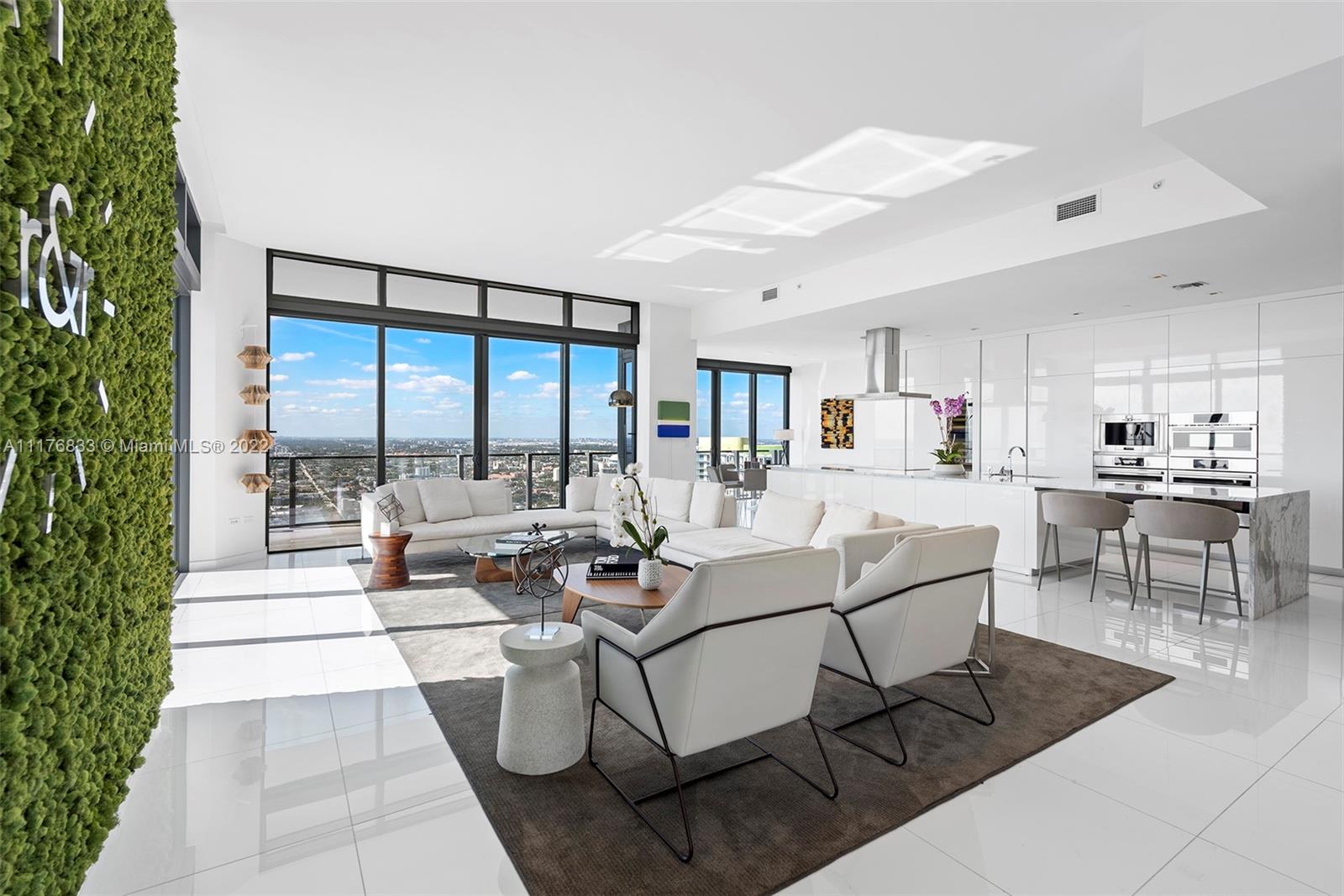 RISE CONDO - Residential