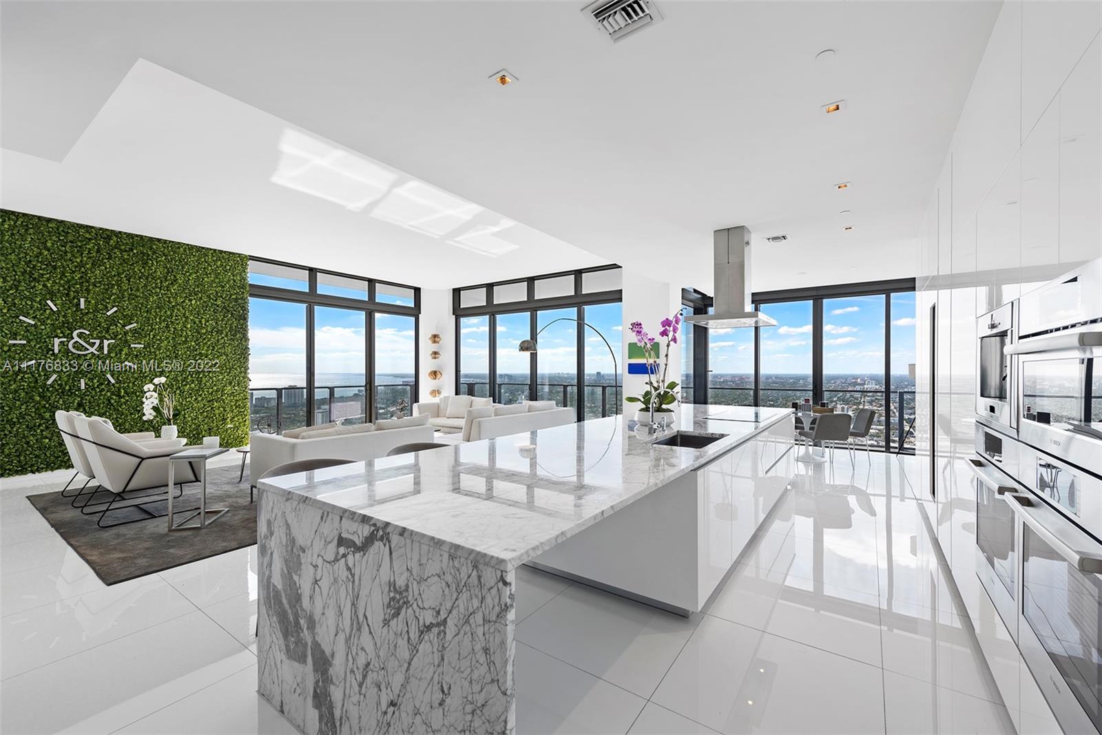 RISE CONDO - Residential