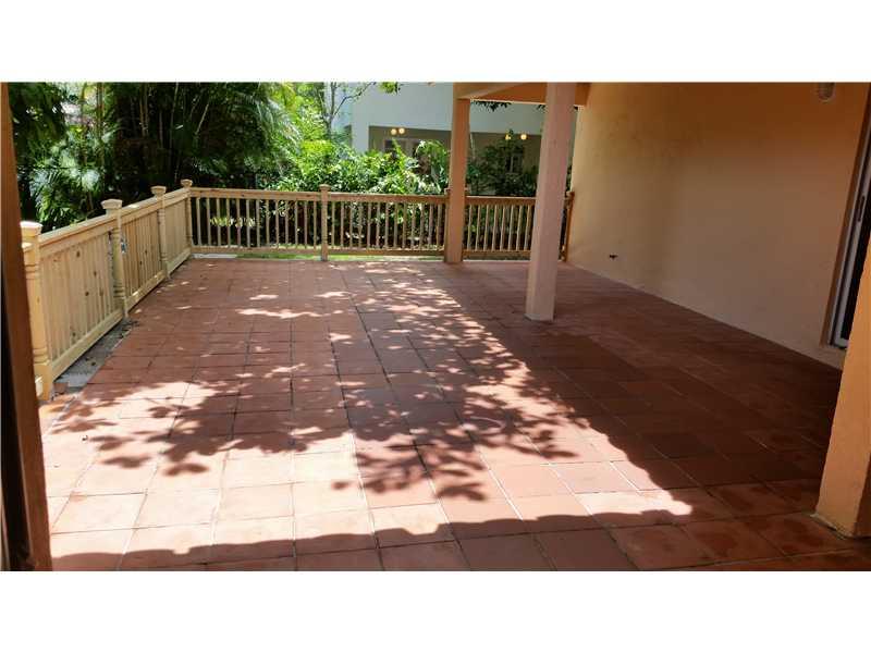 DAVIS GARDENS - Residential Lease