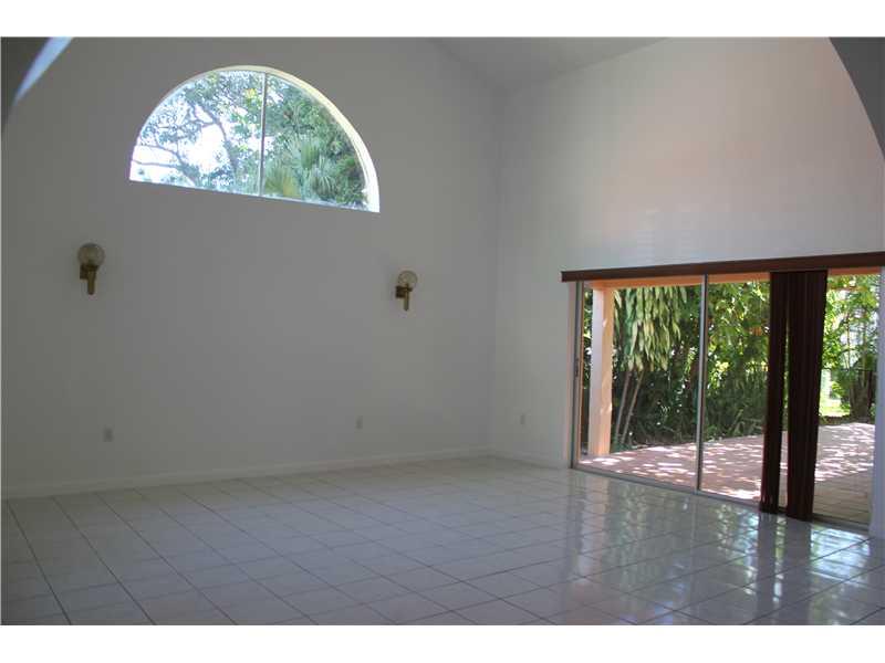 DAVIS GARDENS - Residential Lease