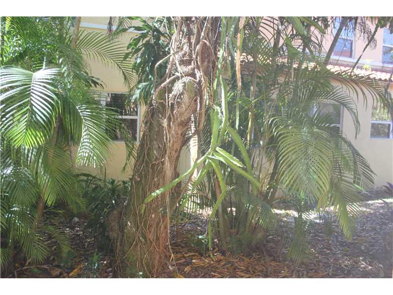 DAVIS GARDENS - Residential Lease