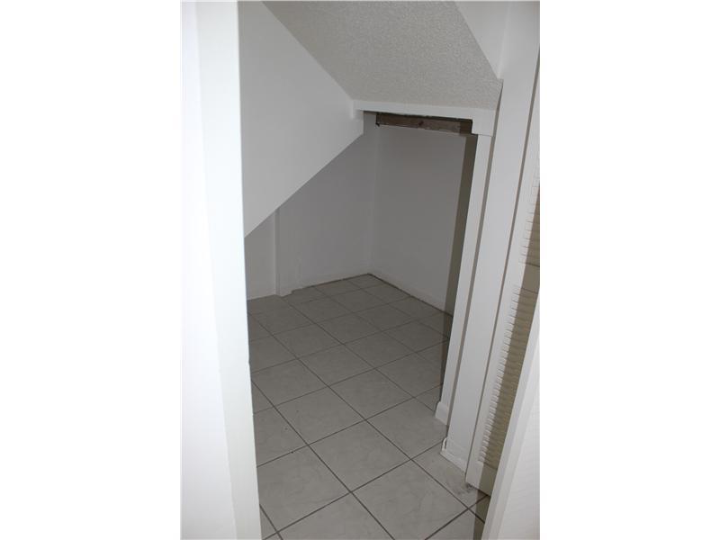 DAVIS GARDENS - Residential Lease