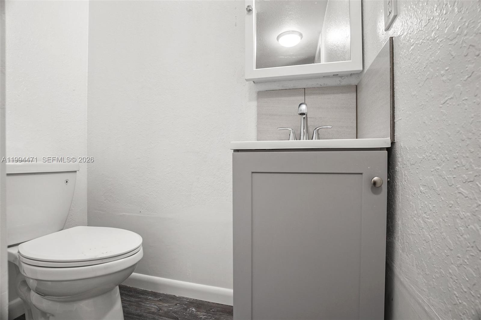 NORTH HOLLYWOOD - Residential