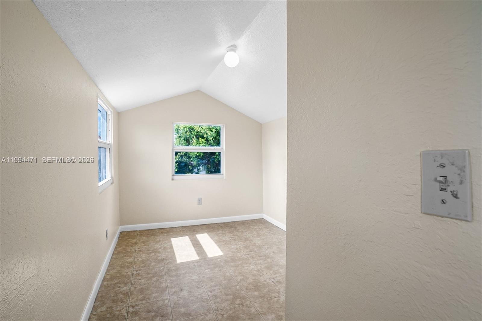 NORTH HOLLYWOOD - Residential