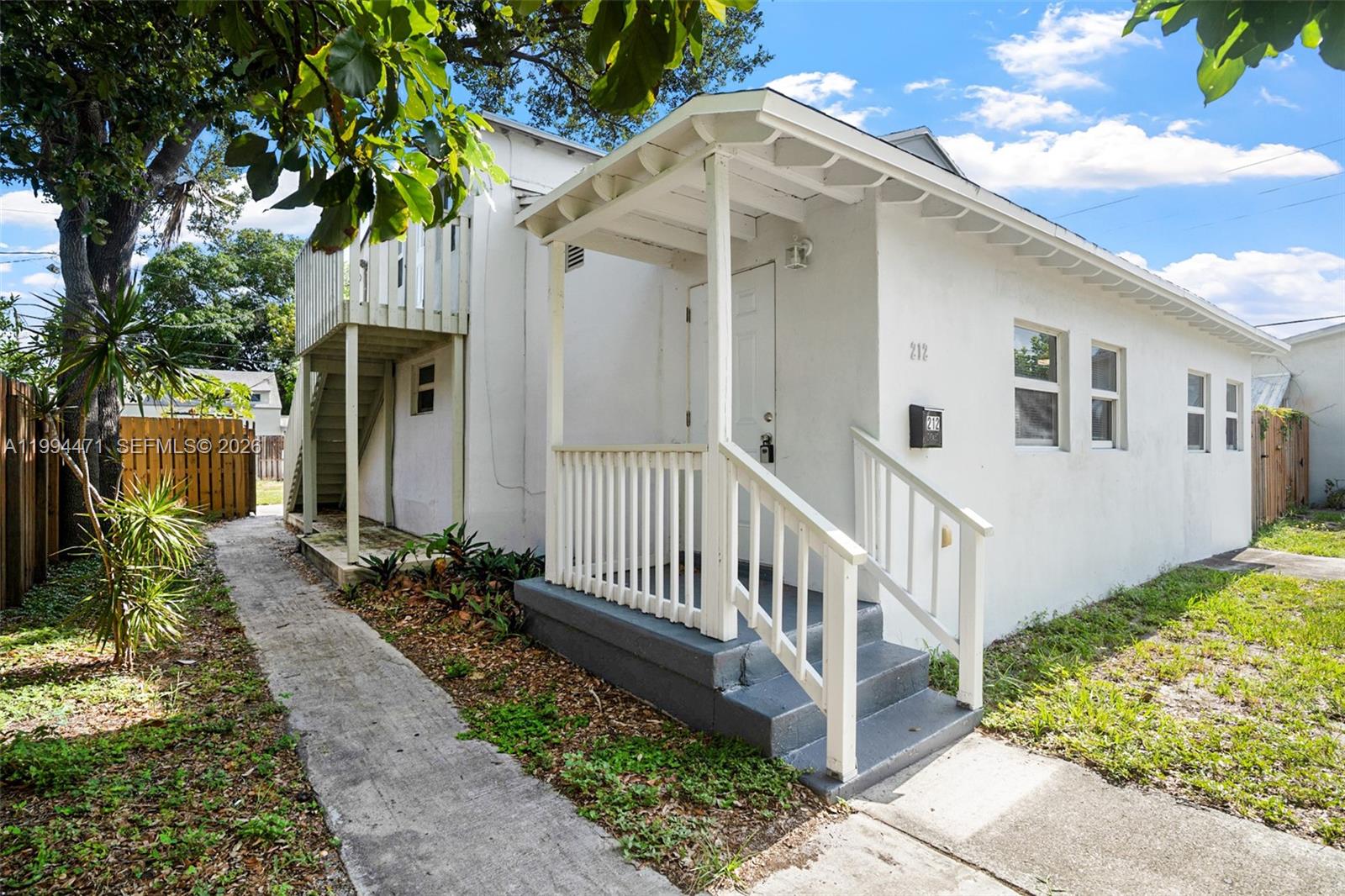 NORTH HOLLYWOOD - Residential
