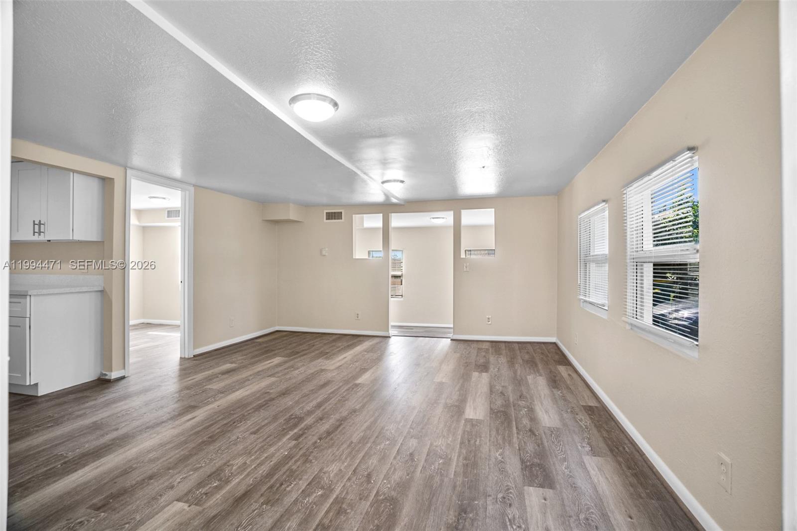 NORTH HOLLYWOOD - Residential