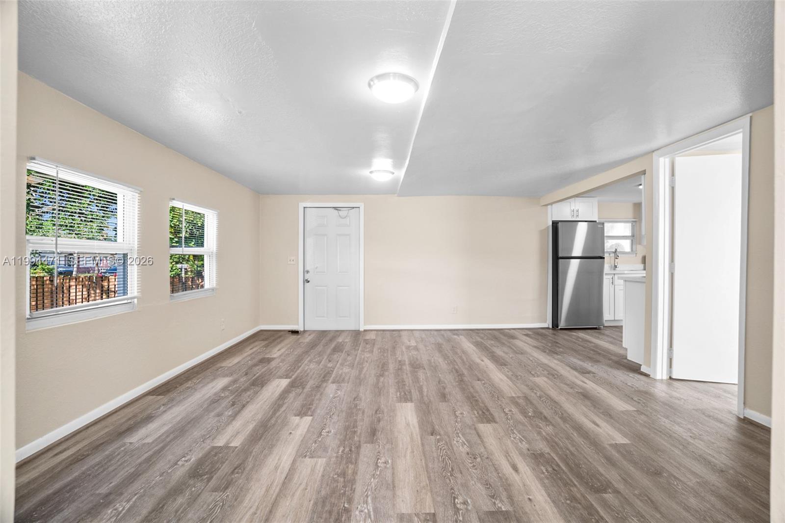 NORTH HOLLYWOOD - Residential