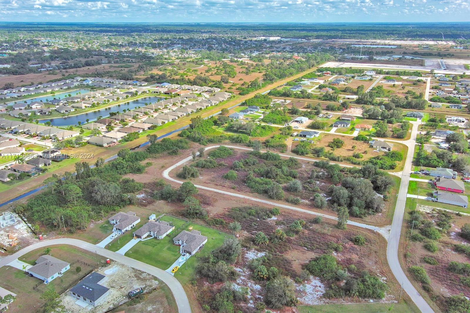 LEHIGH ACRES - Land