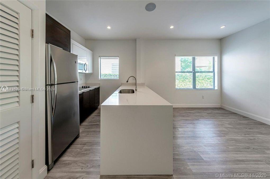 SUNNY GROVE - Residential Lease
