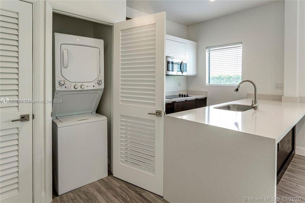 SUNNY GROVE - Residential Lease