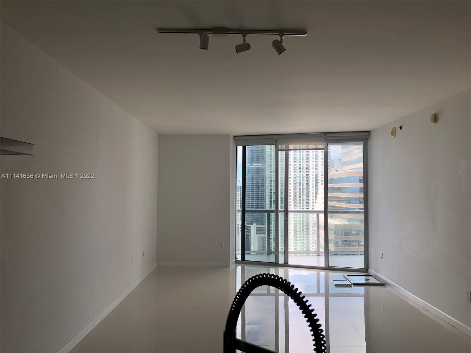 ICON BRICKELL TOWER II - Residential Lease