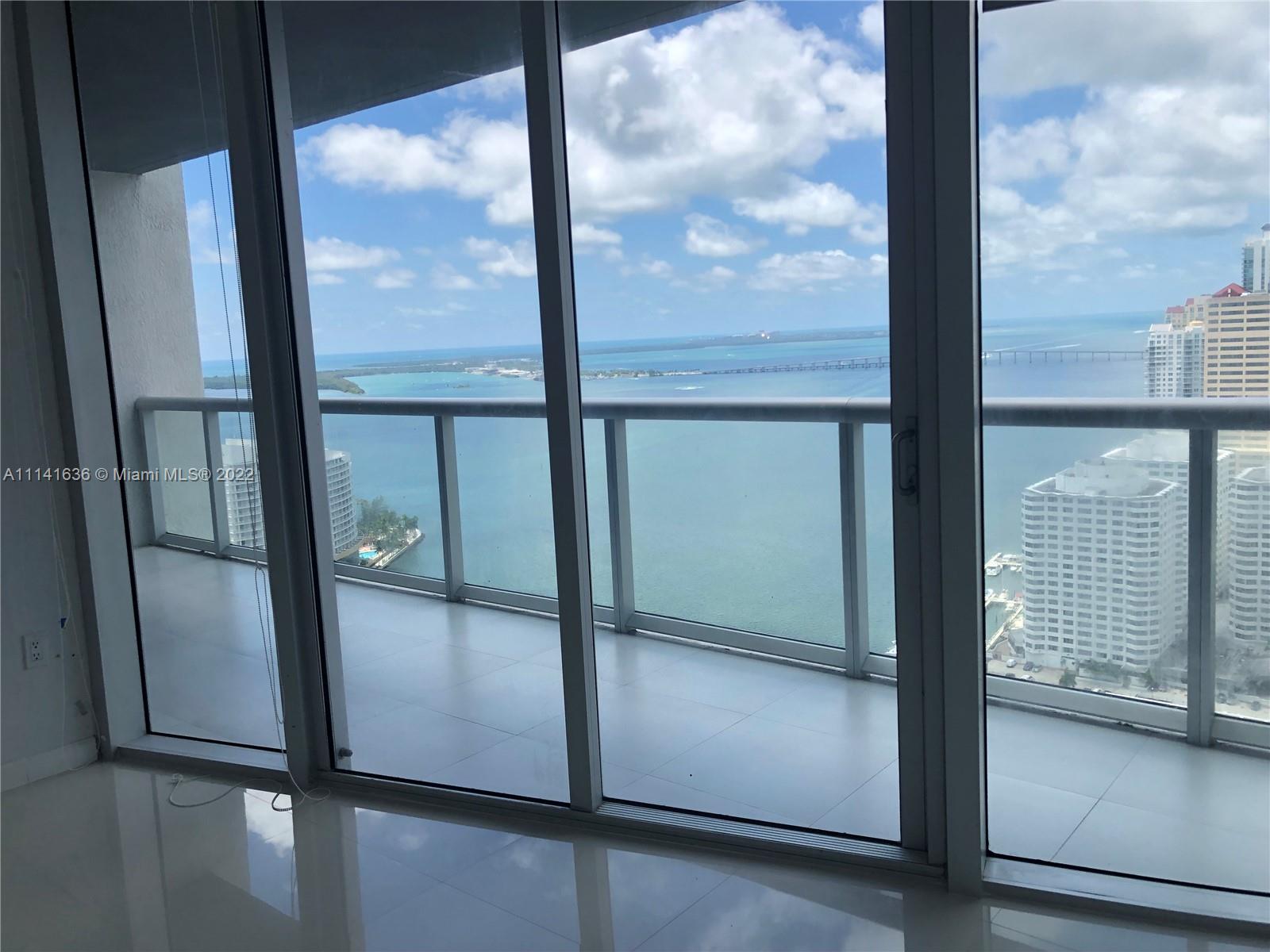 Enjoy living at the Icon Brickell. Spacious and gorgeous unit with generous balcony space overlooking the water and the city. Italian Cabinets, walk-in closet, wolf/subzero kitchen appliances and much more!!