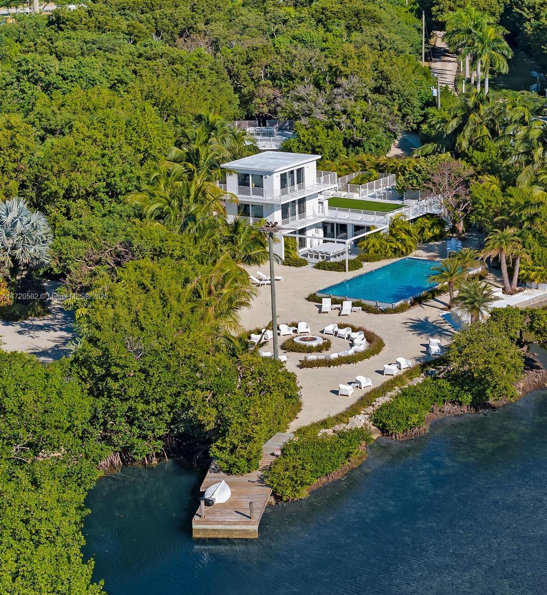 ROCK HARBOR MANOR - Residential