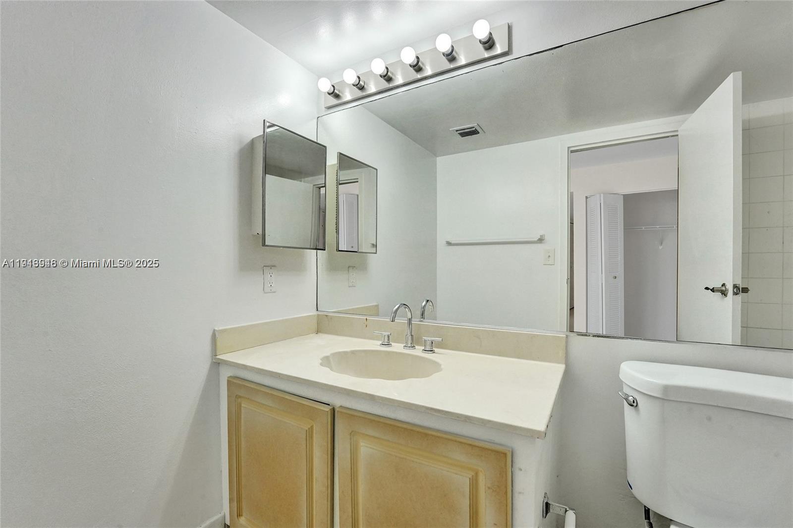 THE GRANDVIEW PALACE COND - Residential
