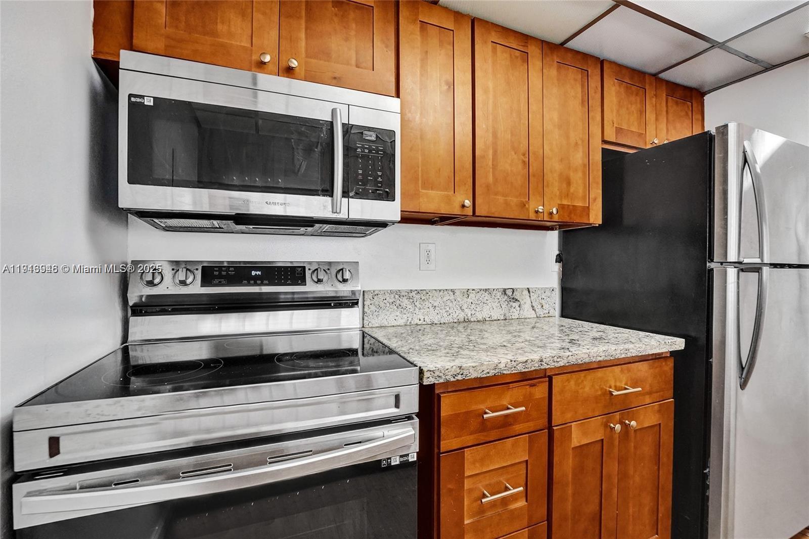 THE GRANDVIEW PALACE COND - Residential