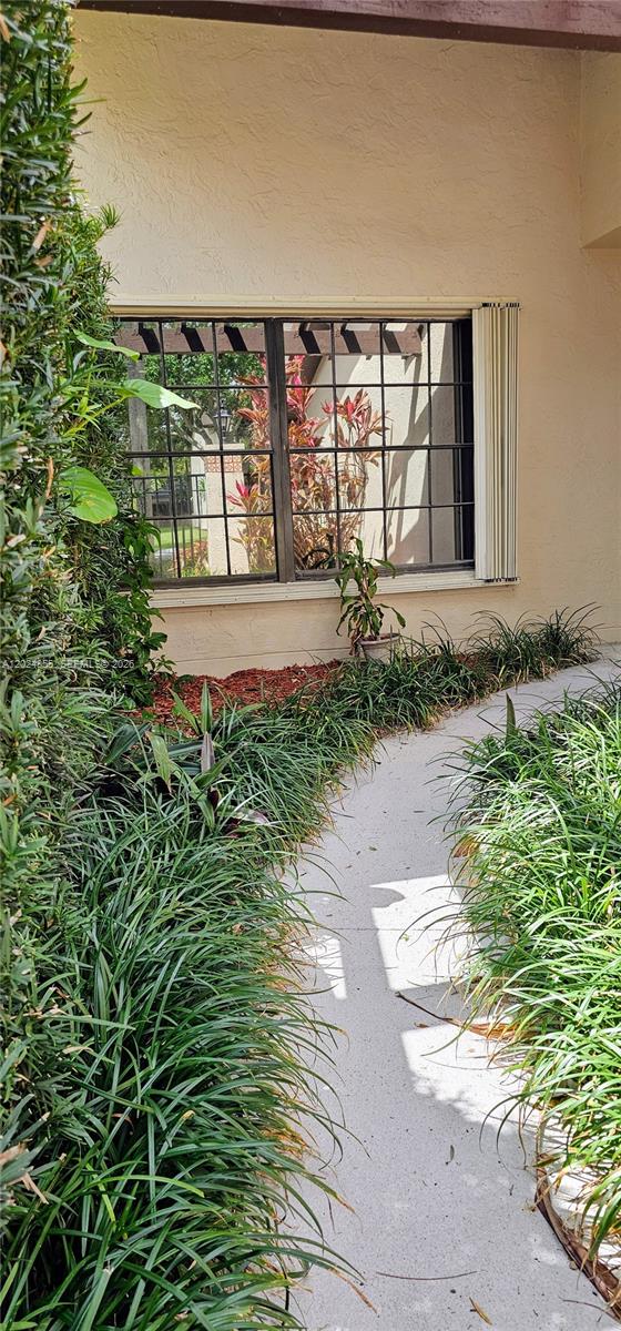 Valencia - Residential Lease