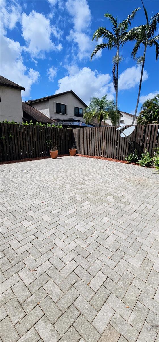 Valencia - Residential Lease