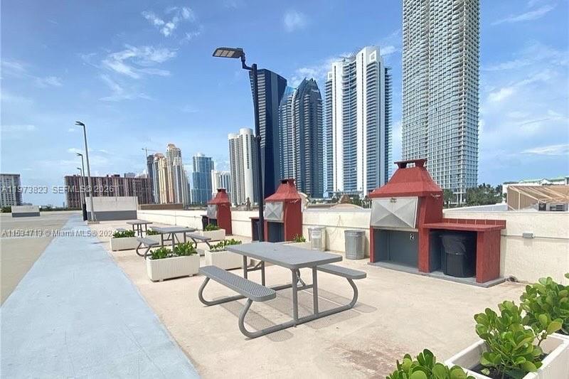 Plaza of the americas - Residential