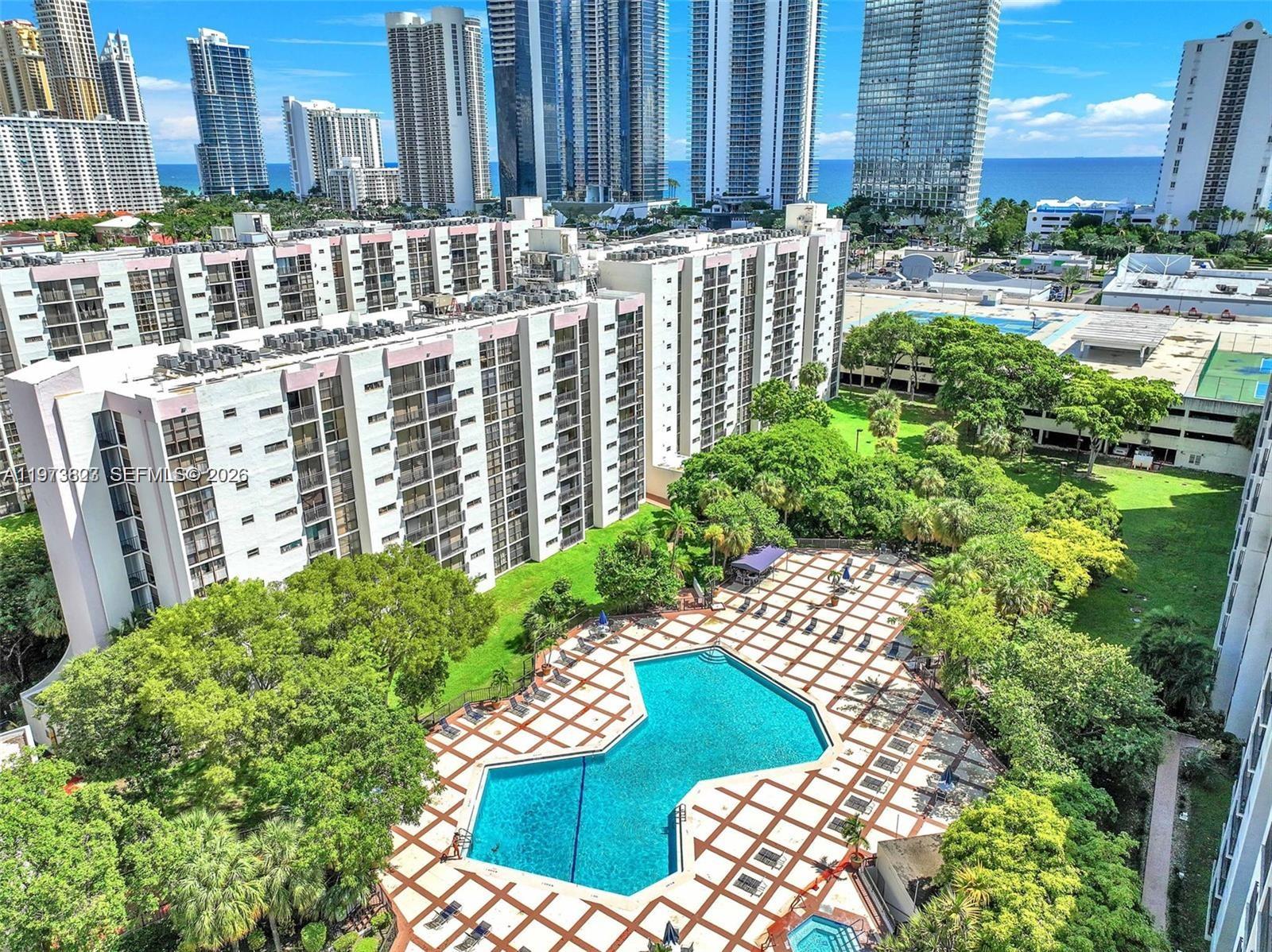 Plaza of the americas - Residential