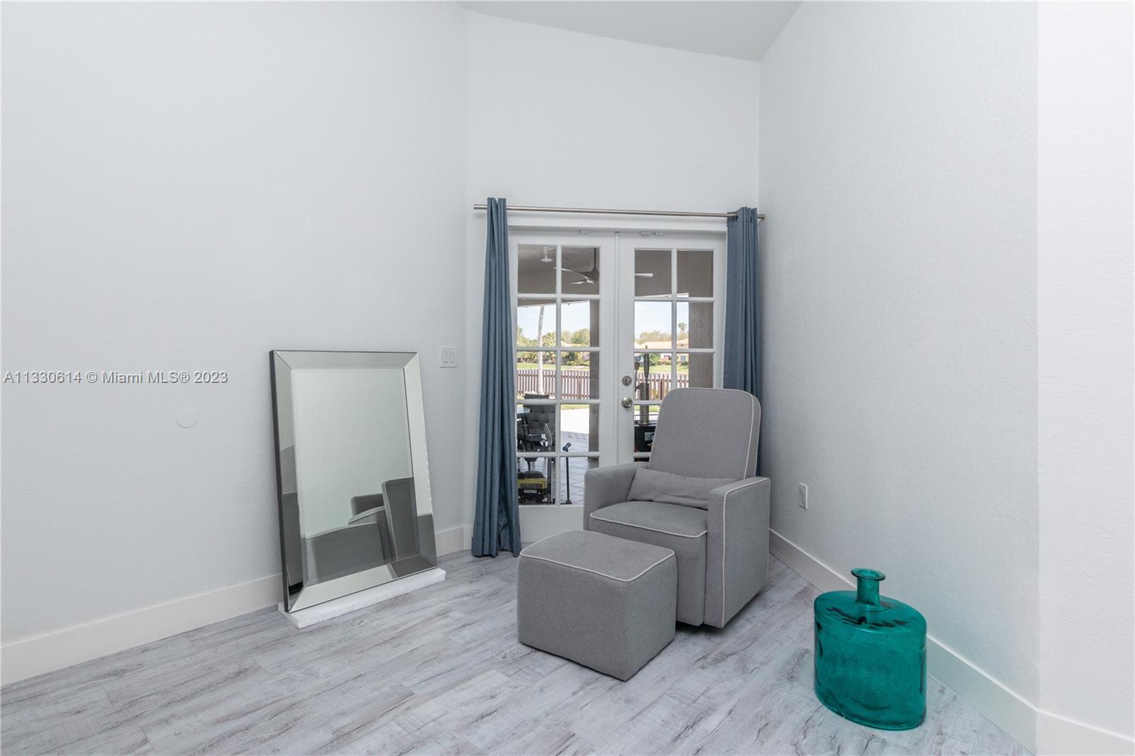 THE MANSIONS 1ST ADDN - Residential