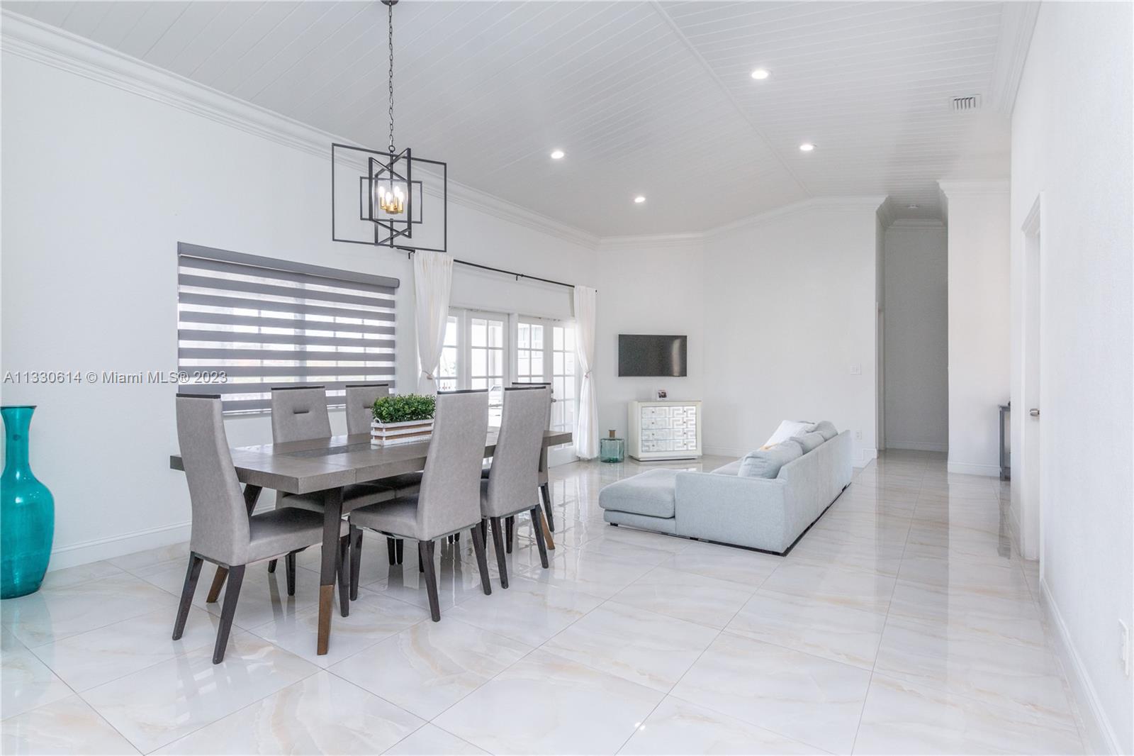 THE MANSIONS 1ST ADDN - Residential