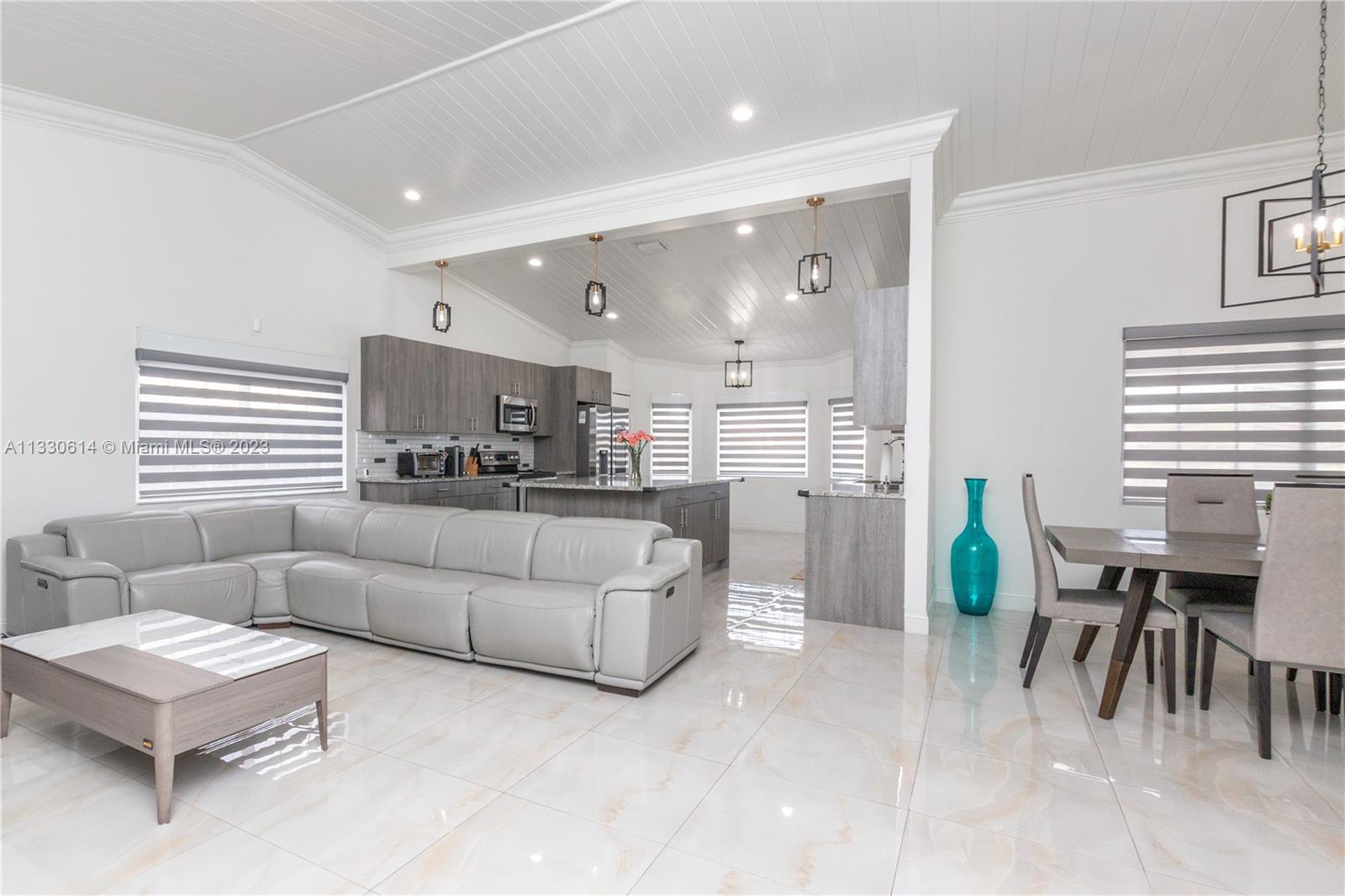 THE MANSIONS 1ST ADDN - Residential