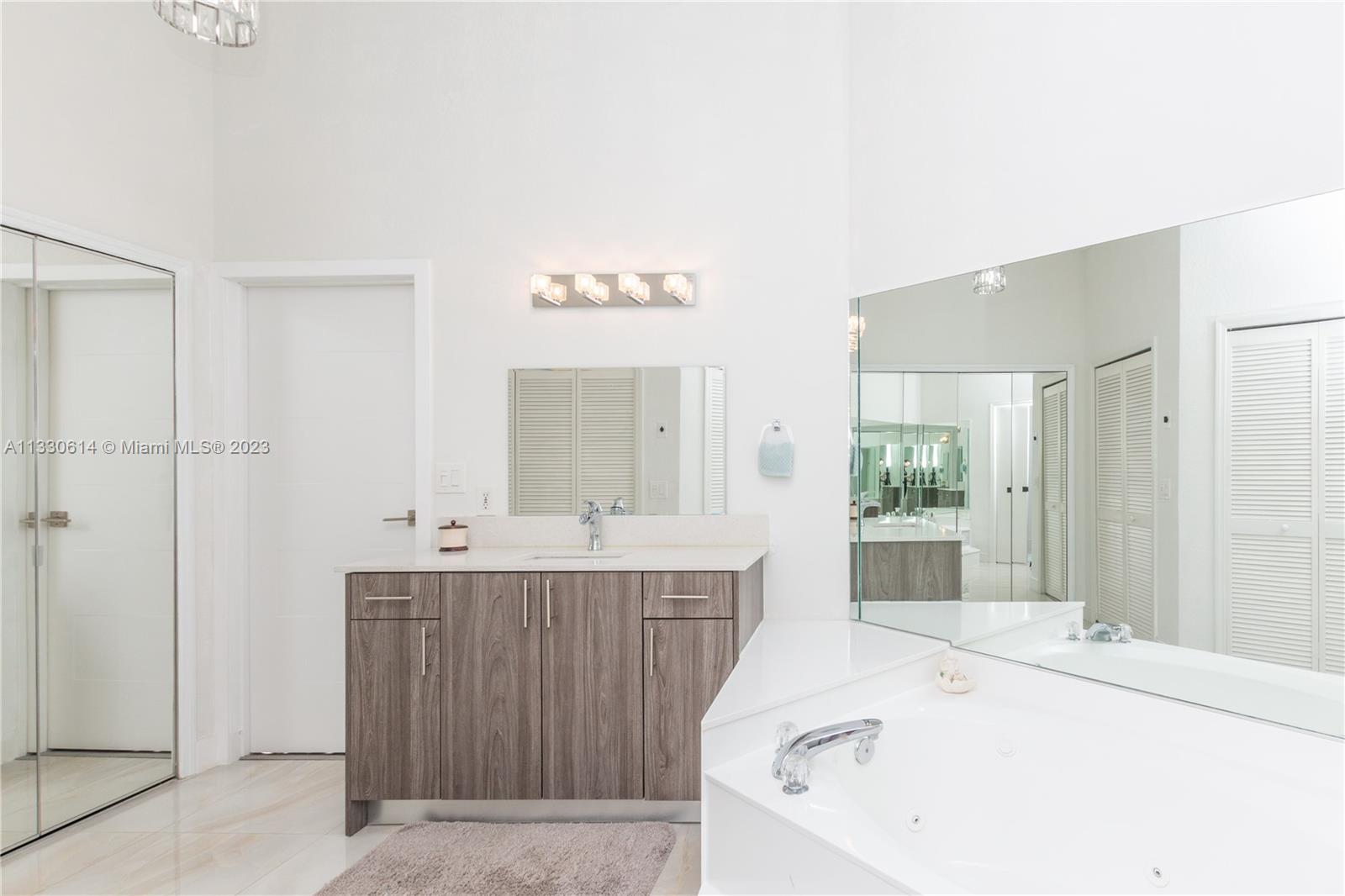 THE MANSIONS 1ST ADDN - Residential