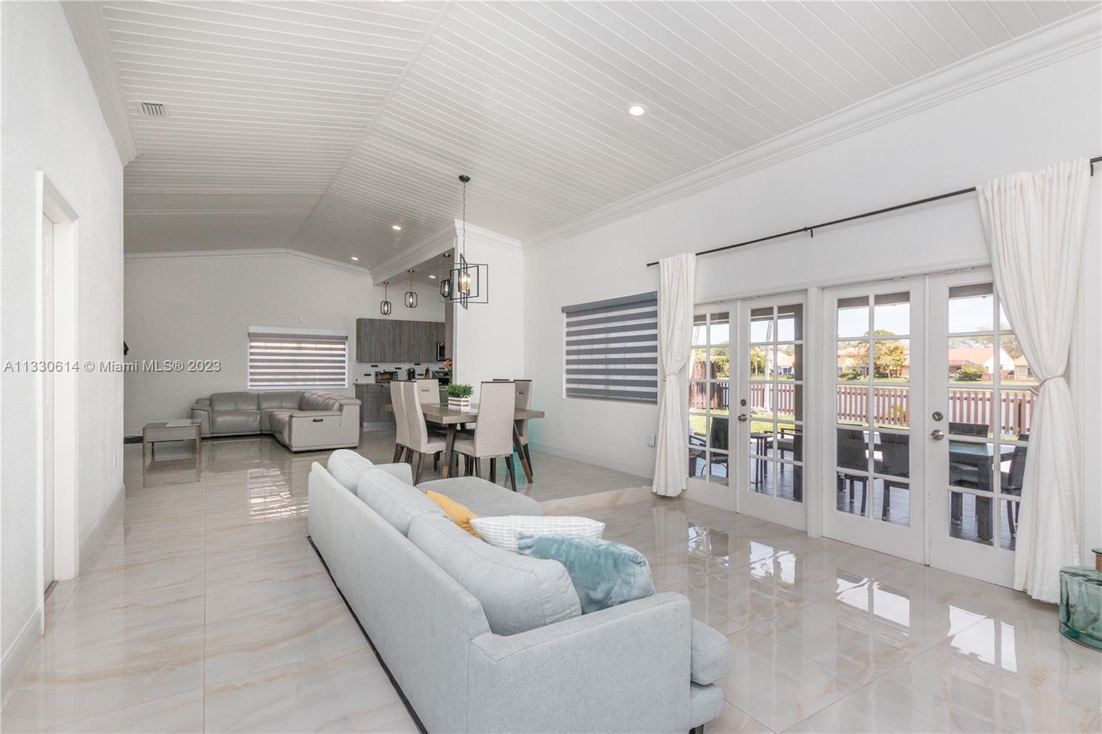 THE MANSIONS 1ST ADDN - Residential